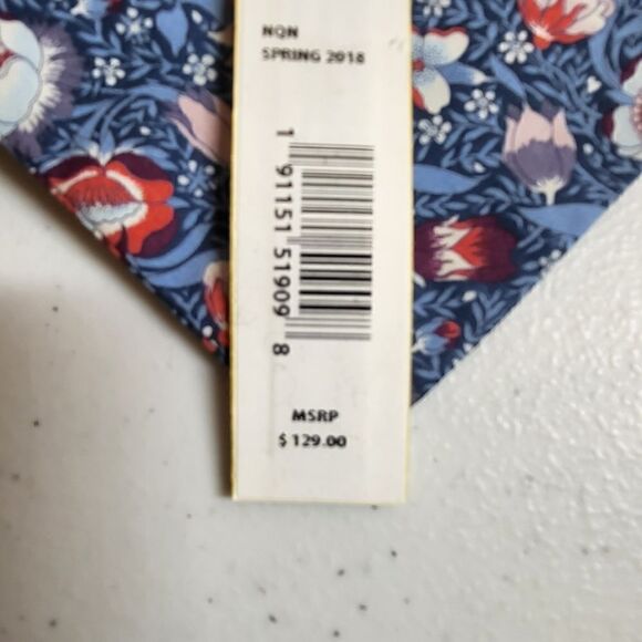 Antonio Melani Blue & Red Flowered Shorts - Picture 10 of 10